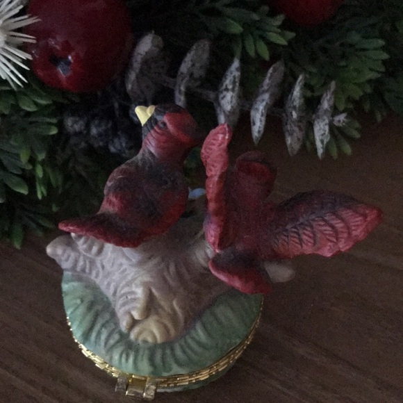 Rare Vintage Red Bird Miniature Gold Trinket Box - Picture 6 of 7
